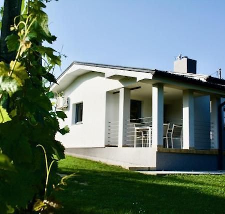 Na Off Villa Radenci Exterior photo